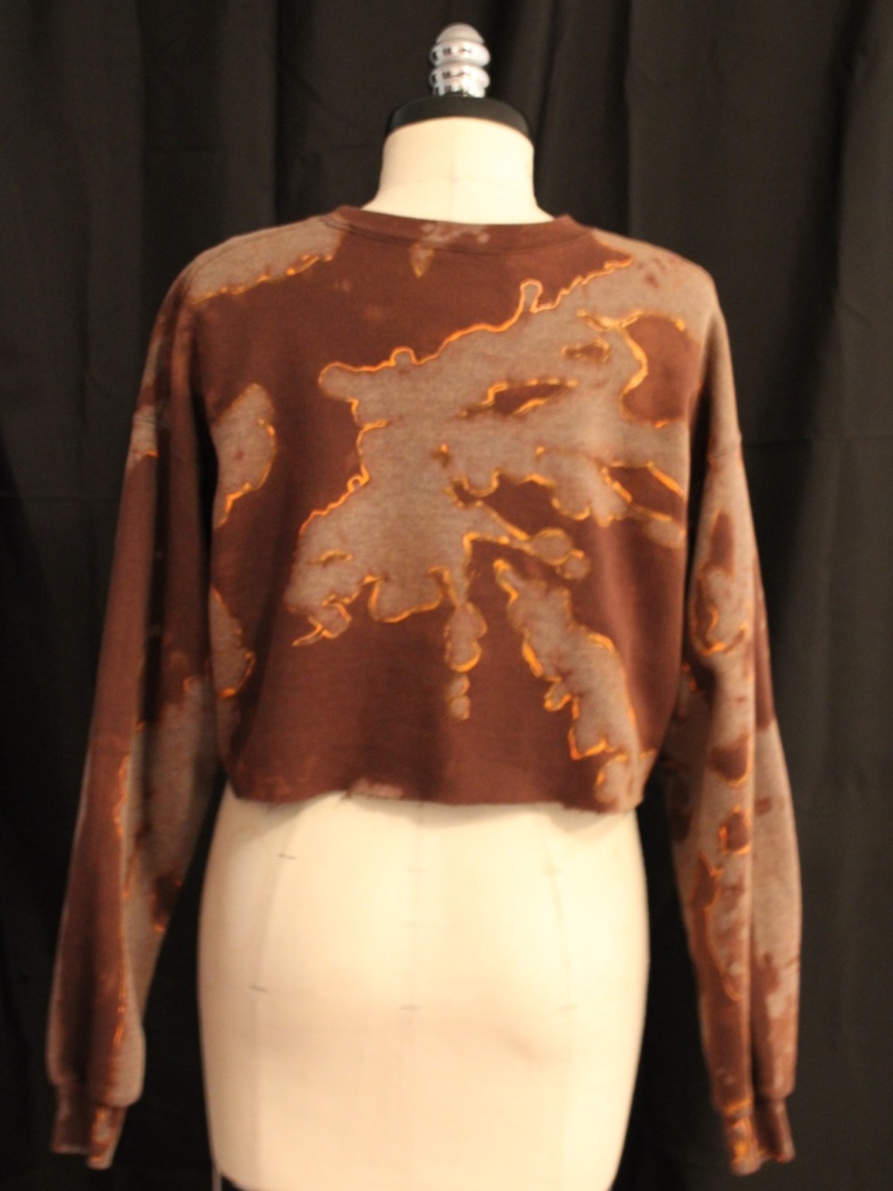 Urban Style Crop Sweatshirt - Picture 4 of 4